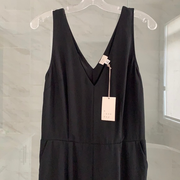 NWT | Black sleeveless vneck jumpsuit - Picture 2 of 12